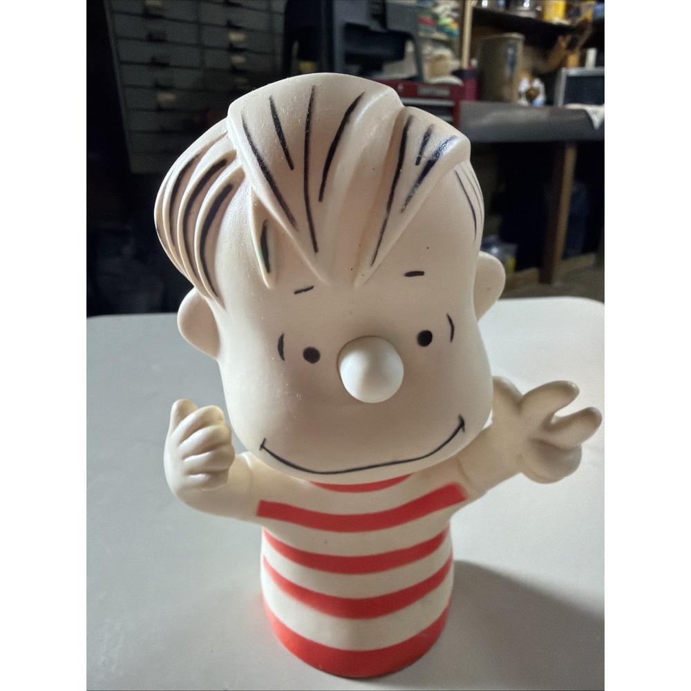 Vintage 1952 Avon Linus Peanuts Figure 6.5" Soap Bottle Topper Bath Squirt Toy